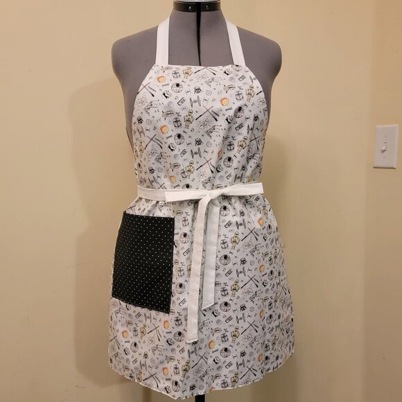 NWT Handmade Reversible Apron - Star Wars and polka dots - One Size - OOAK - Picture 1 of 4